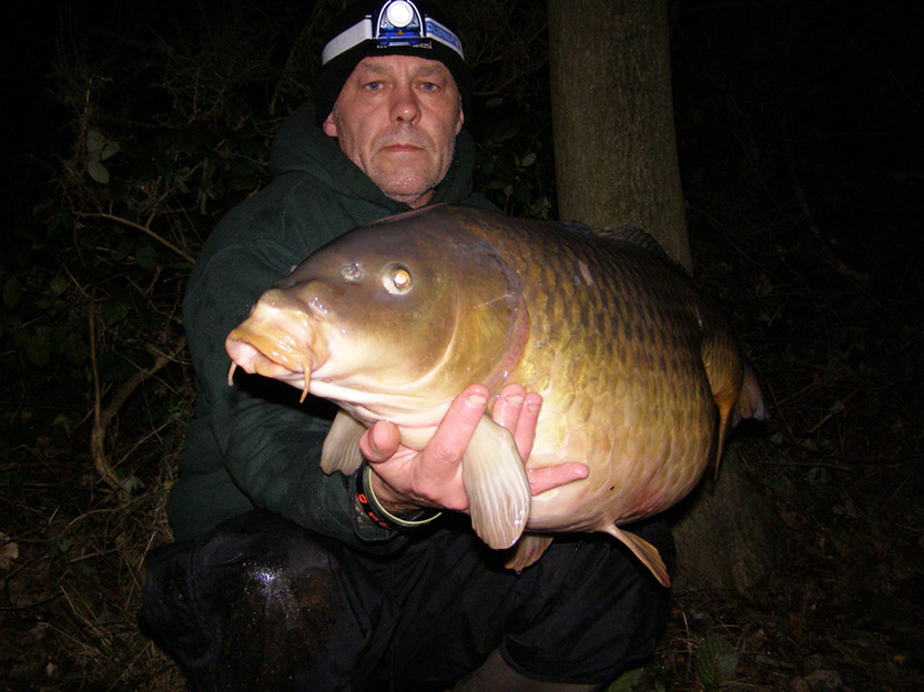 34lb 7oz Scruffy Common (Mini Dugout) (1)